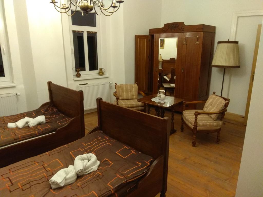 Penzion U Cermaka Ostrov  Luaran gambar