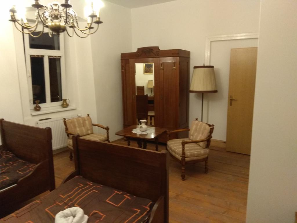 Penzion U Cermaka Ostrov  Luaran gambar