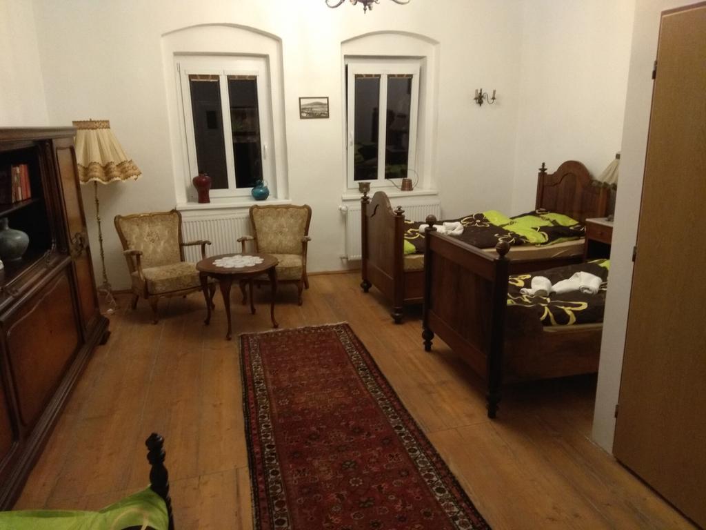 Penzion U Cermaka Ostrov  Luaran gambar